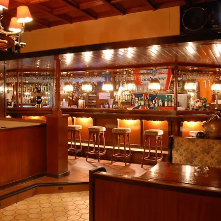 Отель Samba Льорет-де-Мар